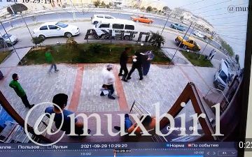 В Намангане сотрудник прокуратуры избил женщину у всех на глазах 