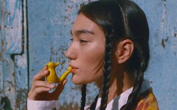 Новую обложку российского журнала ELLE сняли в бухарской махалле — фото