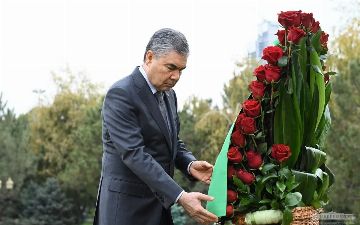 Президент Туркменистана почтил память Ислама Каримова и завершил официальный визит в Узбекистане