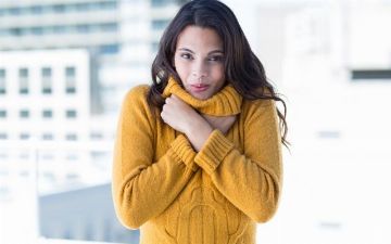 Почему женщины мерзнут? Объясняем