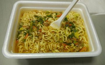 «Доширак» не помогает от похмелья — токсиколог