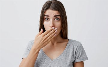 Почему человек икает - научное объяснение. Как остановить приступ икоты?