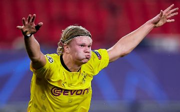 Эрлинг Холанн показал невероятный трюк с башней из трех мячей - видео