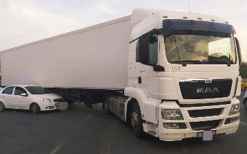 В Андижанской области женщина за рулем «Нексии» влетела под грузовик