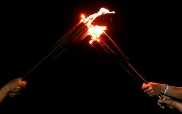 В Олимпии зажгли олимпийский огонь Игр в Пекине - видео