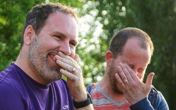 Почему нам нравится наблюдать за чужими неудачами?