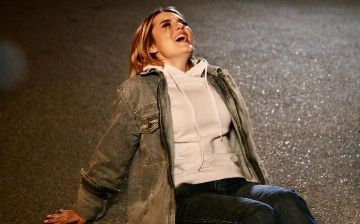 Актриса Камила Гимандинова прыгнула со скалы - видео