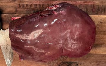 Знаменитый комик поделился фотографией своего обеда и вызвал отвращение у поклонников