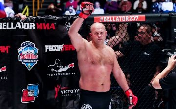 Джонсон рассказал о травме во время боя с Емельяненко