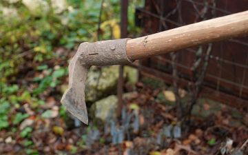 В Ферганской области 19-летний парень избил свою беременную супругу и зарубил до смерти ее отца: 14-дневный плод также погиб