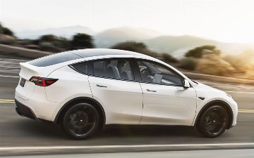 Почему Tesla отзывает тысячи электромобилей? Мы узнали причину