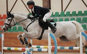 Узбекистанские наездники завоевали две золотые медали на турнире по конкуру в Москве