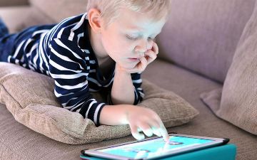 Как использовать смартфон и другие гаджеты с минимальным вредом для глаз?