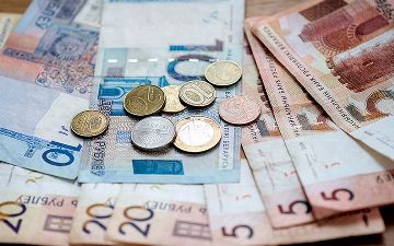 В России мигранты из Узбекистана стали больше отправлять денег на родину