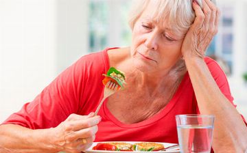 Какими заболеваниями может грозить привычка кушать в одиночку?