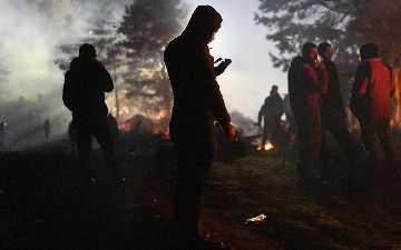 Белорусские военнослужащие применили силу против мигрантов на границе 