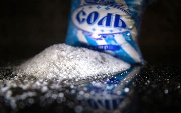 Врач рассказала, сколько соли можно съедать в день