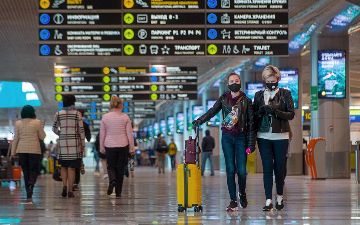 Российские пограничники начали требовать у узбекистанцев зеленые паспорта