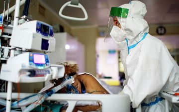 Ученые выяснили, что у людей, принимающих определенные антидепрессанты, ниже риск смерти от коронавируса