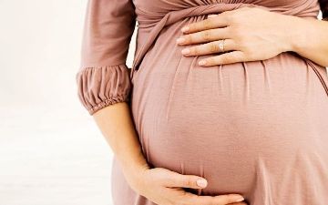 Врач назвал симптомы, которые приводят к преждевременным родам