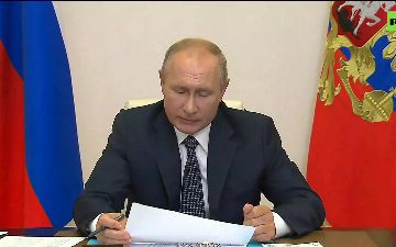 В США предложили не признавать Путина президентом после мая 2024 года