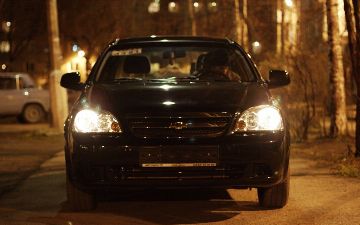 Знайте эти важнейшие шесть правил безопасной езды в темноте