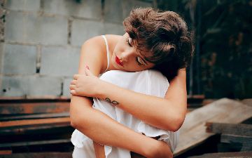 Как поддержать себя в сложных ситуациях — рассказываем