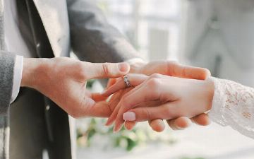 В прошлом месяце в Узбекистане обручились почти 36 тысяч пар