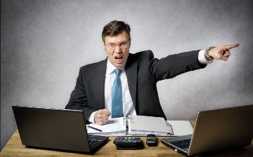 Что такое синдром вахтёра и почему мы так часто встречаем людей с такой профессиональной деформацией?