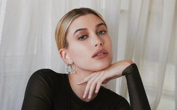 Жена Джастина Бибера Хейли запускает собственный бренд косметики - видео 