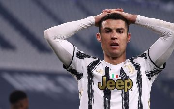 Следователи заинтересовались деталями контракта Роналду с «Юве» после обвинения клуба в финансовых махинациях