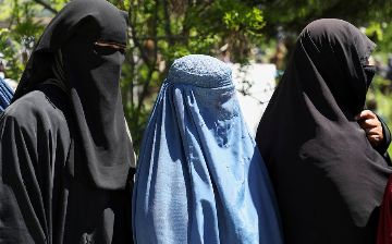 Женщины устроили демонстрацию против образовательной политики в Афганистане