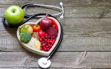 Кардиолог поделилась, как снизить уровень холестерина людям до 40 лет