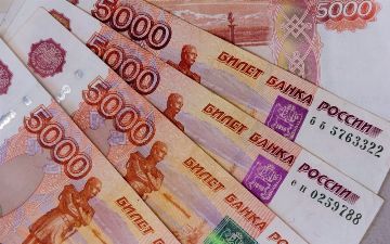 Bloomberg: Запад может наложить санкции на обмен рубля в случае вторжения России на территорию Украины