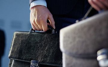 Госслужащим Узбекистана могут запретить получать премии и подарки