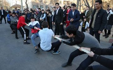 Фото: как прошел концерт под девизом «Ташкент любит молодежь» в одной из махаллей столицы