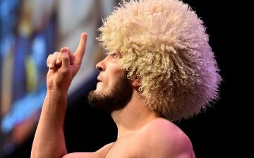 Чемпион UFC в легком весе Оливейра сравнил себя с Нурмагомедовым