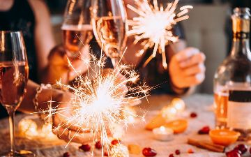 В Узбекистане госорганизациям могут запретить проводить корпоративы на новый год