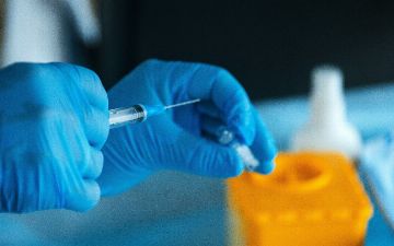 В Узбекистане от коронавируса полностью вакцинировали 55% от запланированного количества населения