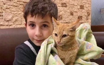 10-летний мальчик отдал свои сбережения на спасение замерзшего котенка, всей редакцией шлем ему респект  