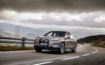 BMW делает революцию: немцы придумали технологию, по которой машина будет менять свой цвет