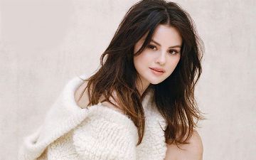 Новая татуировка Селены Гомес озадачила ее поклонников, посмотрите на нее - фото