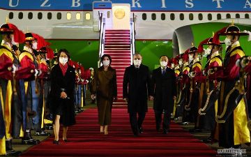 Шавкат Мирзиёев прибыл в Южную Корею с государственным визитом