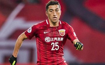 Официально: Одил Ахмедов завершил футбольную карьеру