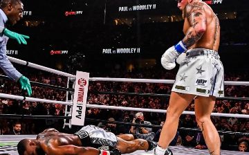 Блогер Джейк Пол отправил в глубокий нокаут экс-чемпиона UFC - видео
