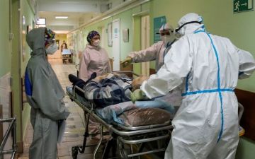 Стало известно, кто чаще всего попадает в больницу с коронавирусом