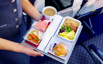 Диетолог рассказала о лучшем перекусе во время долгих поездок