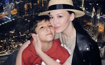 Лола Юлдашева показала на какие оценки учится ее сын Диёр — фото