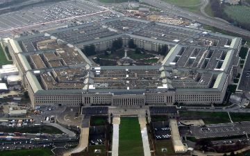 СМИ: Пентагон хочет предоставлять Украине актуальные разведданные о действиях России