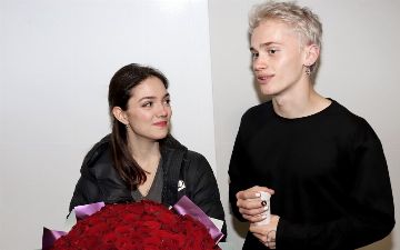 Даня Милохин признался, что его заставили поцеловаться с Евгенией Медведевой во время шоу «Ледниковый период» - видео